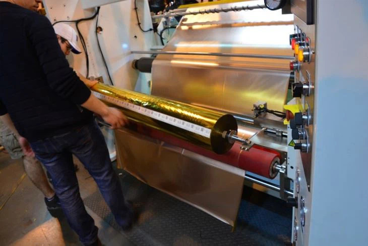 hot stamping foil spooling machine(001)